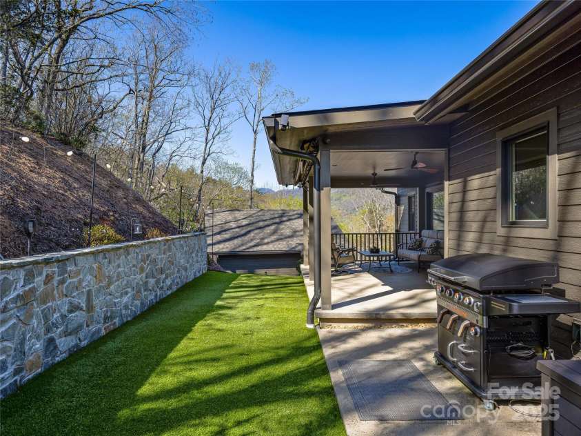 228 Allen Mountain Drive, Black Mountain, NC 28711.  MLS# CAR4245095, YatesRealty ID 29407. 