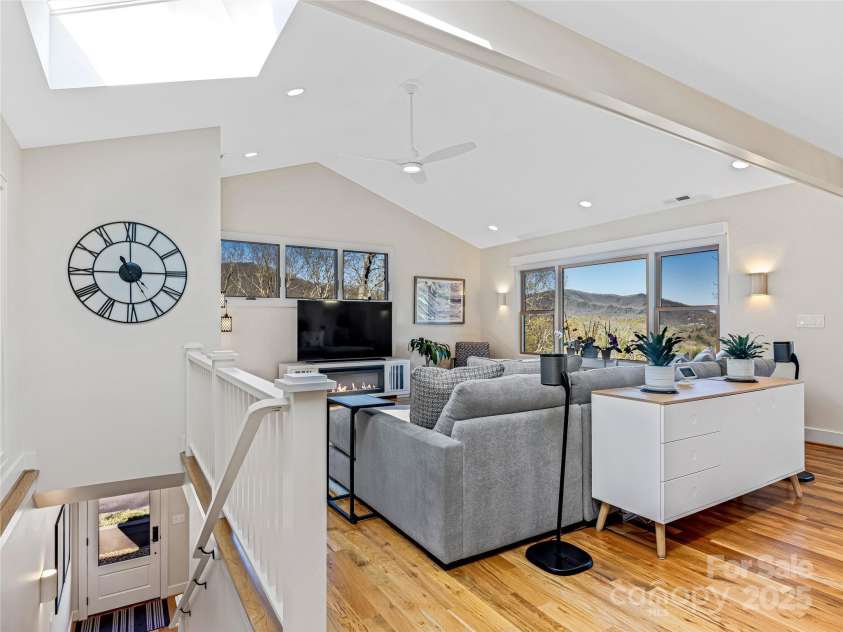 228 Allen Mountain Drive, Black Mountain, NC 28711.  MLS# CAR4245095, YatesRealty ID 29407. 