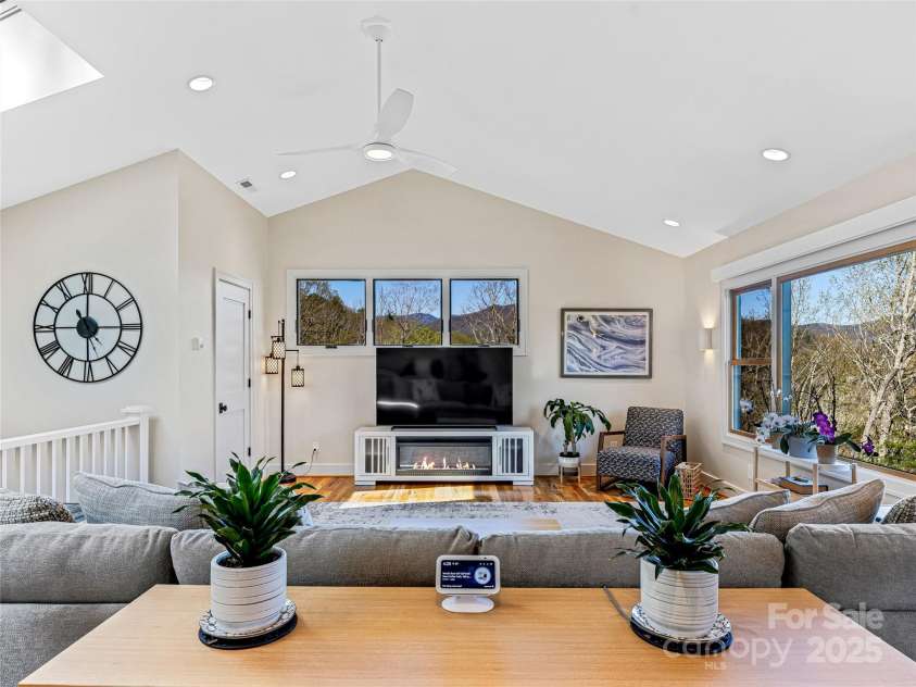 228 Allen Mountain Drive, Black Mountain, NC 28711.  MLS# CAR4245095, YatesRealty ID 29407. 