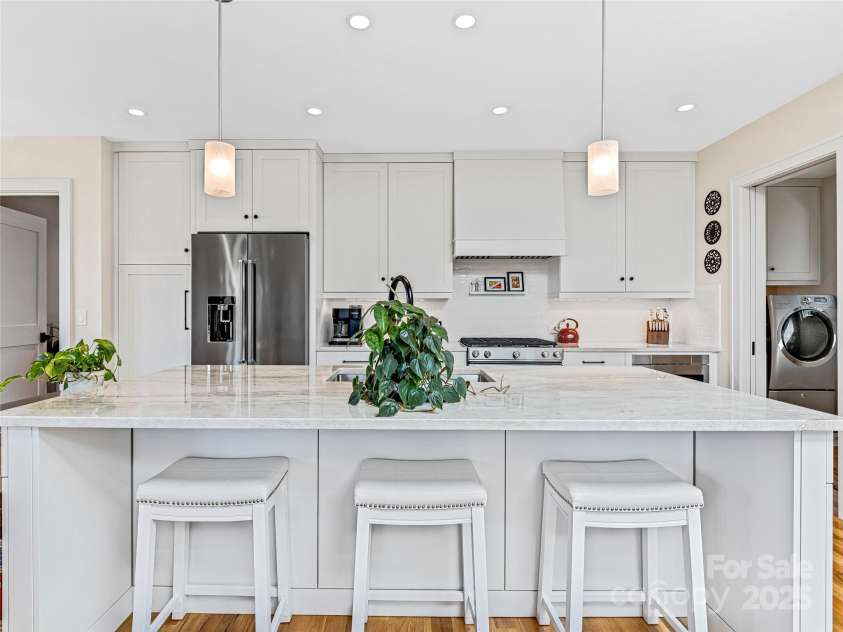 228 Allen Mountain Drive, Black Mountain, NC 28711.  MLS# CAR4245095, YatesRealty ID 29407. 