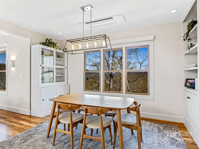 228 Allen Mountain Drive, Black Mountain, NC 28711.  MLS# CAR4245095, YatesRealty ID 29407. 