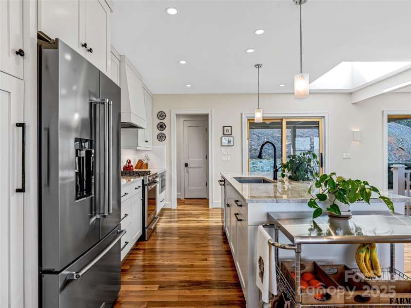 228 Allen Mountain Drive, Black Mountain, NC 28711.  MLS# CAR4245095, YatesRealty ID 29407. 