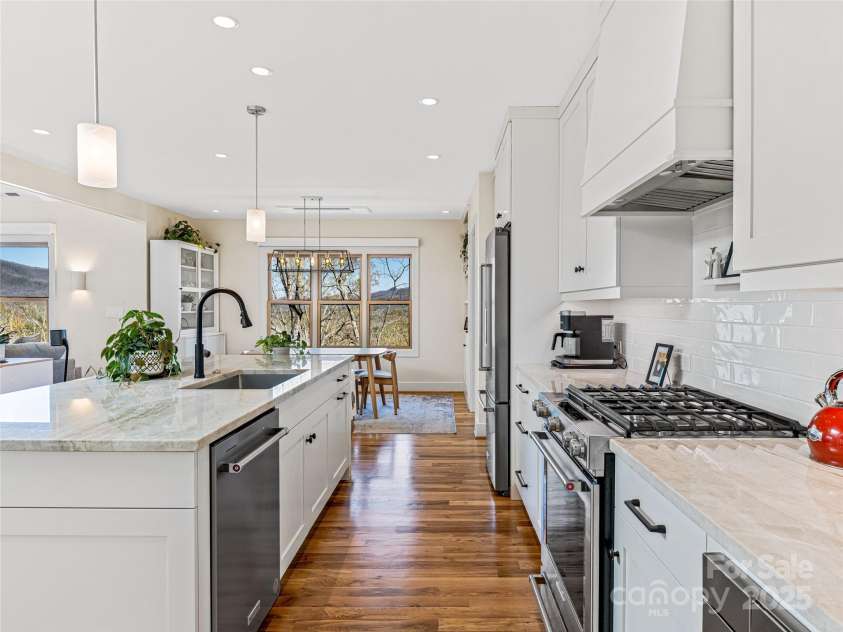 228 Allen Mountain Drive, Black Mountain, NC 28711.  MLS# CAR4245095, YatesRealty ID 29407. 