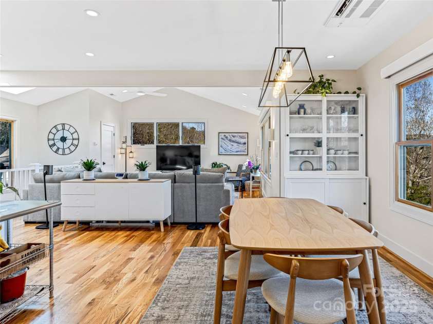 228 Allen Mountain Drive, Black Mountain, NC 28711.  MLS# CAR4245095, YatesRealty ID 29407. 