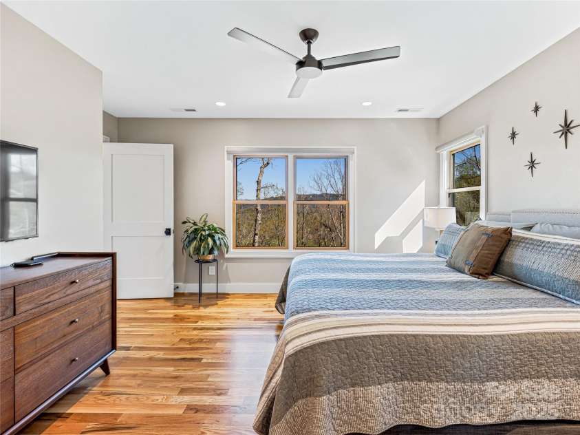 228 Allen Mountain Drive, Black Mountain, NC 28711.  MLS# CAR4245095, YatesRealty ID 29407. 