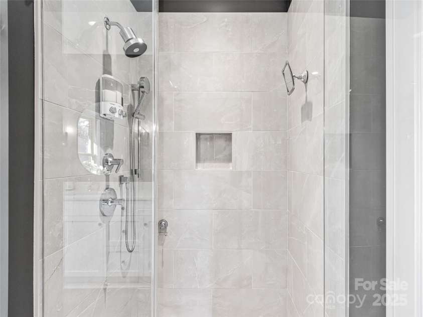 228 Allen Mountain Drive, Black Mountain, NC 28711.  MLS# CAR4245095, YatesRealty ID 29407. 