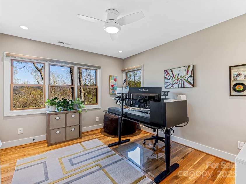 228 Allen Mountain Drive, Black Mountain, NC 28711.  MLS# CAR4245095, YatesRealty ID 29407. 