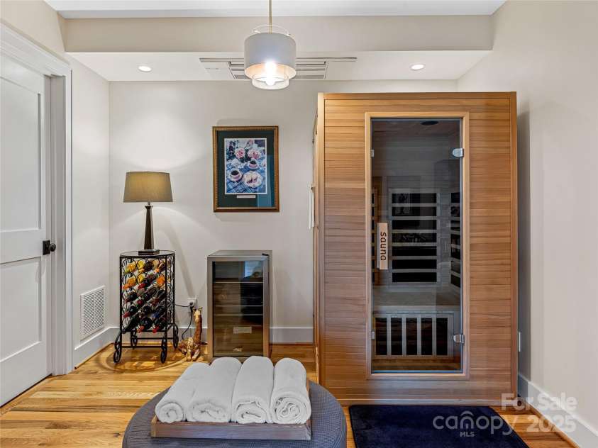 228 Allen Mountain Drive, Black Mountain, NC 28711.  MLS# CAR4245095, YatesRealty ID 29407. 