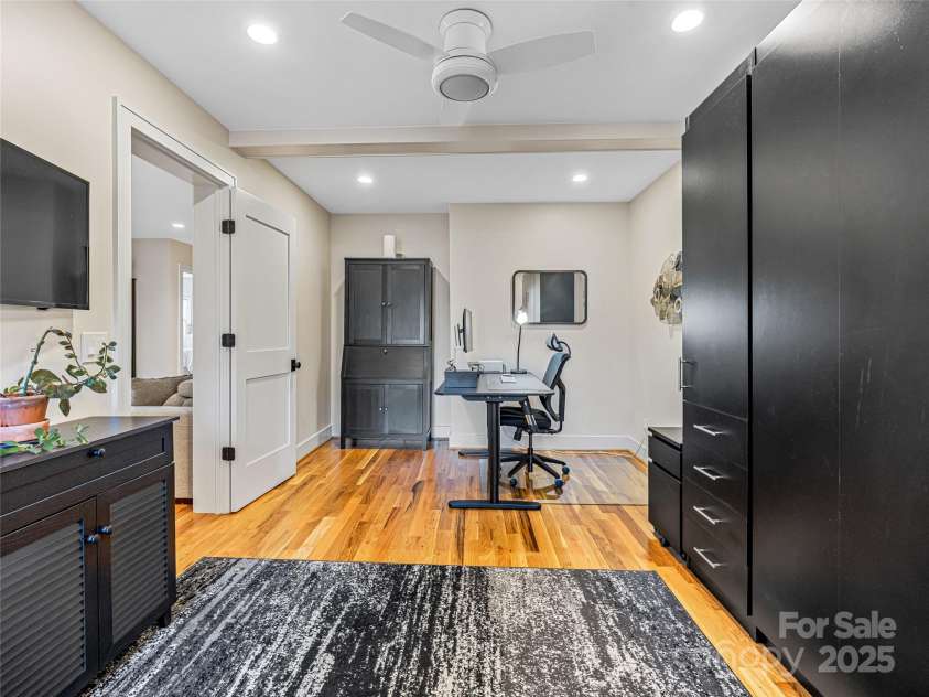 228 Allen Mountain Drive, Black Mountain, NC 28711.  MLS# CAR4245095, YatesRealty ID 29407. 