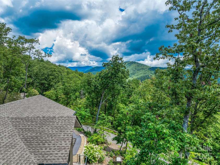 228 Allen Mountain Drive, Black Mountain, NC 28711.  MLS# CAR4245095, YatesRealty ID 29407. 