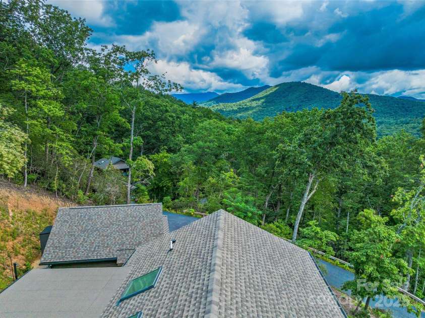 228 Allen Mountain Drive, Black Mountain, NC 28711.  MLS# CAR4245095, YatesRealty ID 29407. 