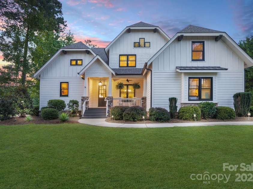 140 Tuskarora Point Lane, Mooresville, NC 28117.  MLS# CAR4251289, YatesRealty ID 29408. 