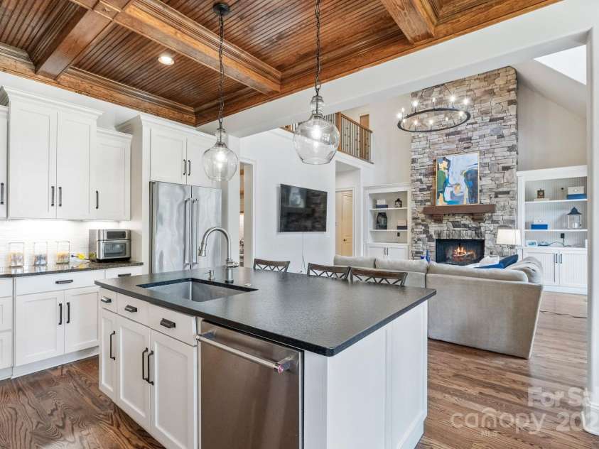 140 Tuskarora Point Lane, Mooresville, NC 28117.  MLS# CAR4251289, YatesRealty ID 29408. 