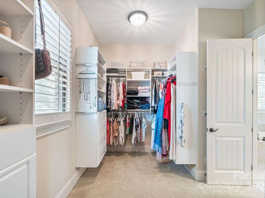140 Tuskarora Point Lane, Mooresville, NC 28117.  MLS# CAR4251289, YatesRealty ID 29408. 