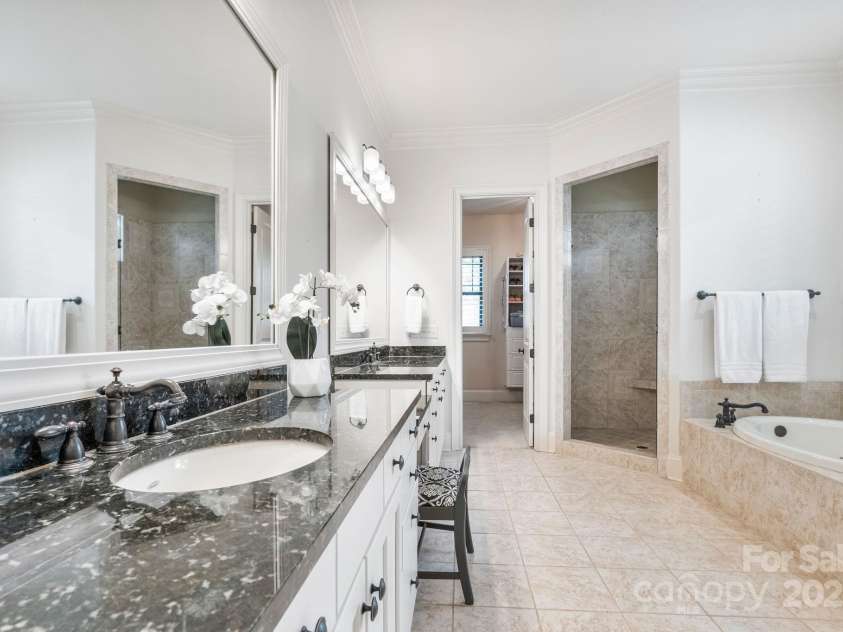 140 Tuskarora Point Lane, Mooresville, NC 28117.  MLS# CAR4251289, YatesRealty ID 29408. 