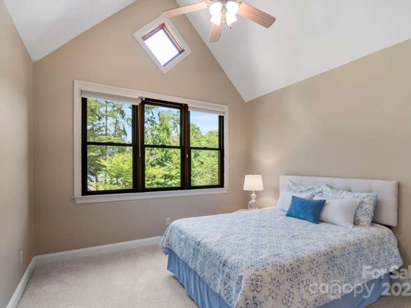 140 Tuskarora Point Lane, Mooresville, NC 28117.  MLS# CAR4251289, YatesRealty ID 29408. 