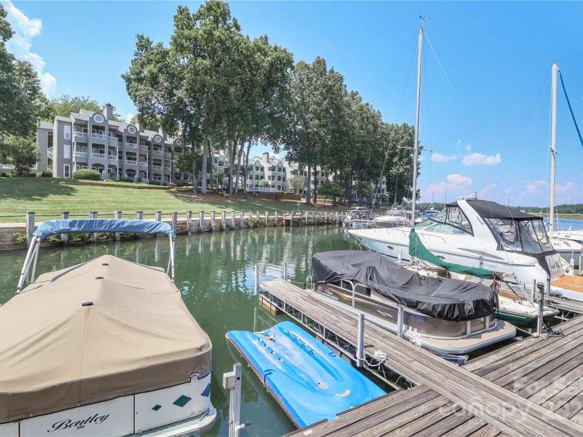 226 Northwest Drive, Davidson, NC 28036.  MLS# CAR4278820, YatesRealty ID 29409. 