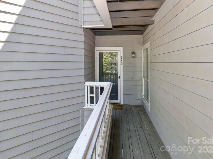 226 Northwest Drive, Davidson, NC 28036.  MLS# CAR4278820, YatesRealty ID 29409. 