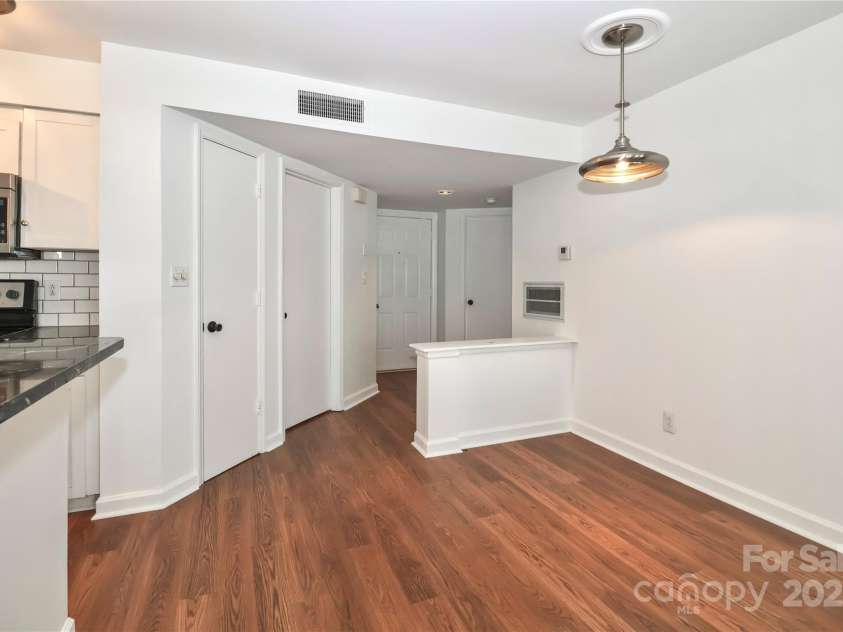 226 Northwest Drive, Davidson, NC 28036.  MLS# CAR4278820, YatesRealty ID 29409. 