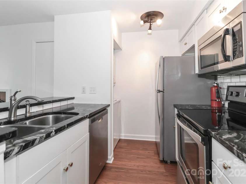 226 Northwest Drive, Davidson, NC 28036.  MLS# CAR4278820, YatesRealty ID 29409. 