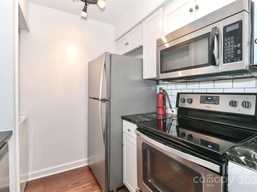 226 Northwest Drive, Davidson, NC 28036.  MLS# CAR4278820, YatesRealty ID 29409. 