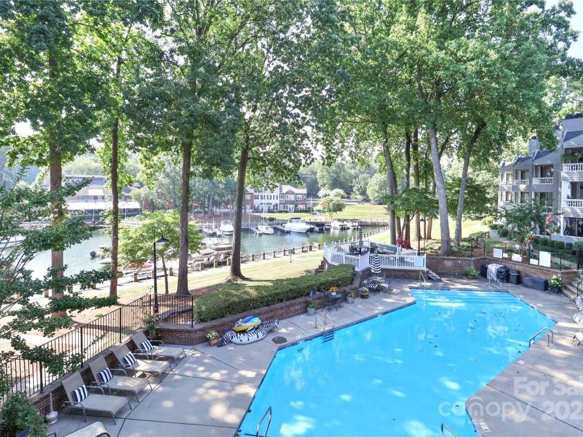 226 Northwest Drive, Davidson, NC 28036.  MLS# CAR4278820, YatesRealty ID 29409. 