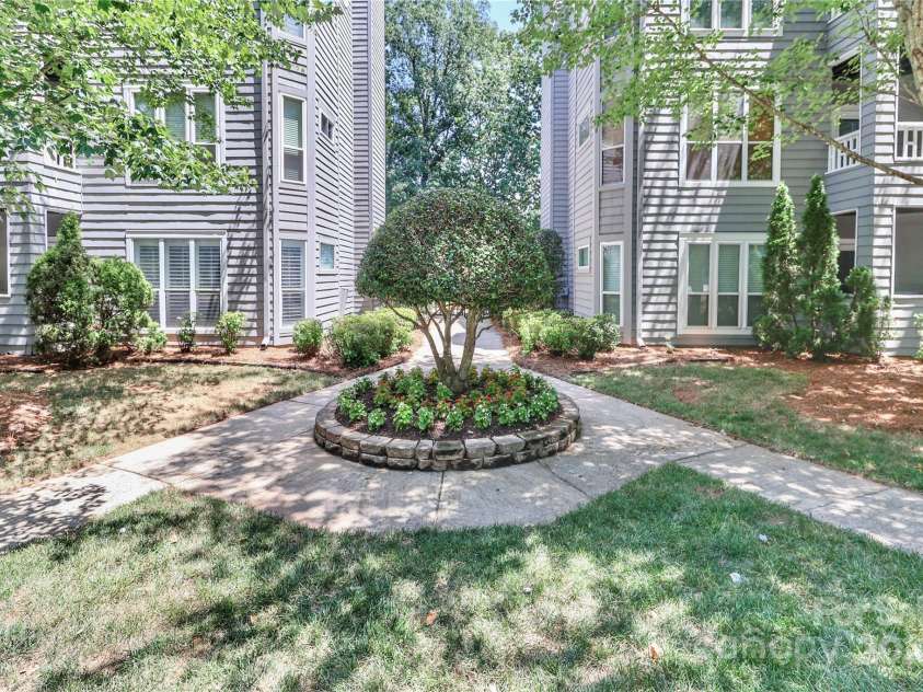 226 Northwest Drive, Davidson, NC 28036.  MLS# CAR4278820, YatesRealty ID 29409. 