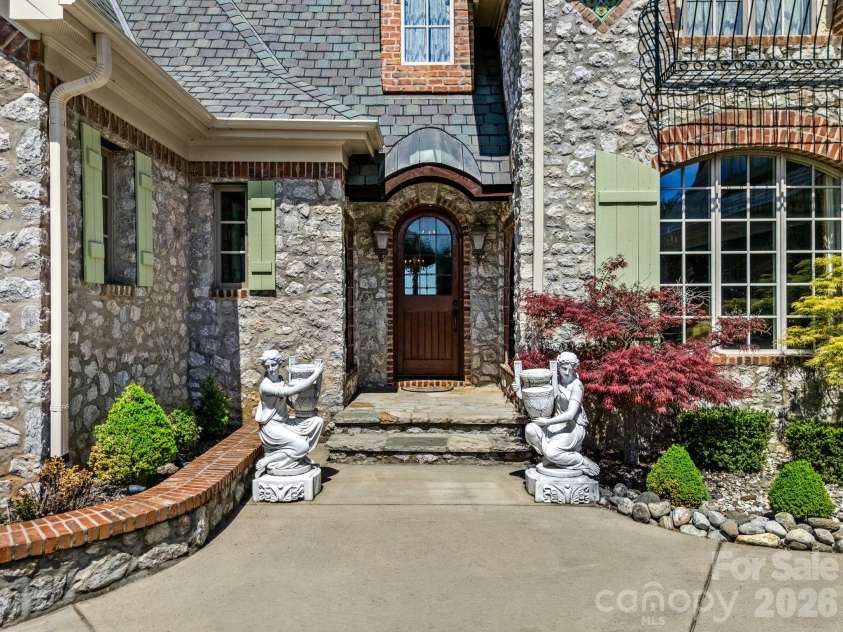 331 Ivy Arbor Circle, Rock Hill, SC 29732.  MLS# CAR4374607, YatesRealty ID 29409. 