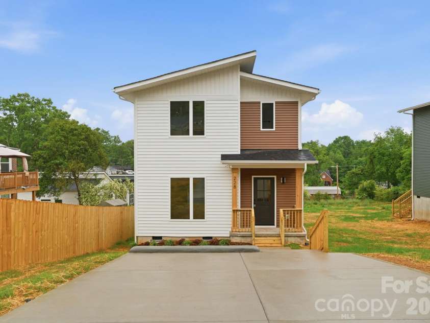 228 Summit Avenue, Albemarle, NC 28001.  MLS# CAR4380454, YatesRealty ID 29410. 
