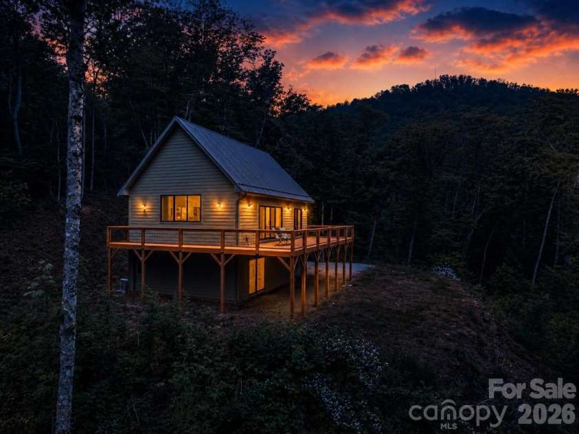 161 Panther Ridge Drive, Sylva, NC 28779.  MLS# CAR4376644, YatesRealty ID 29411. 