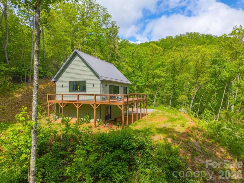 161 Panther Ridge Drive, Sylva, NC 28779.  MLS# CAR4376644, YatesRealty ID 29411. 