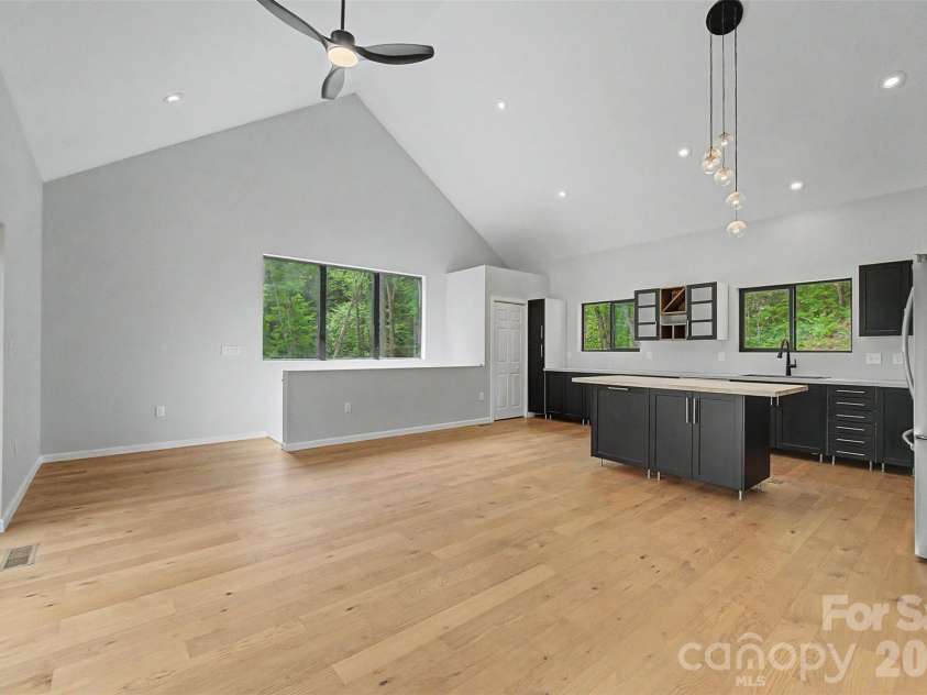 161 Panther Ridge Drive, Sylva, NC 28779.  MLS# CAR4376644, YatesRealty ID 29411. 