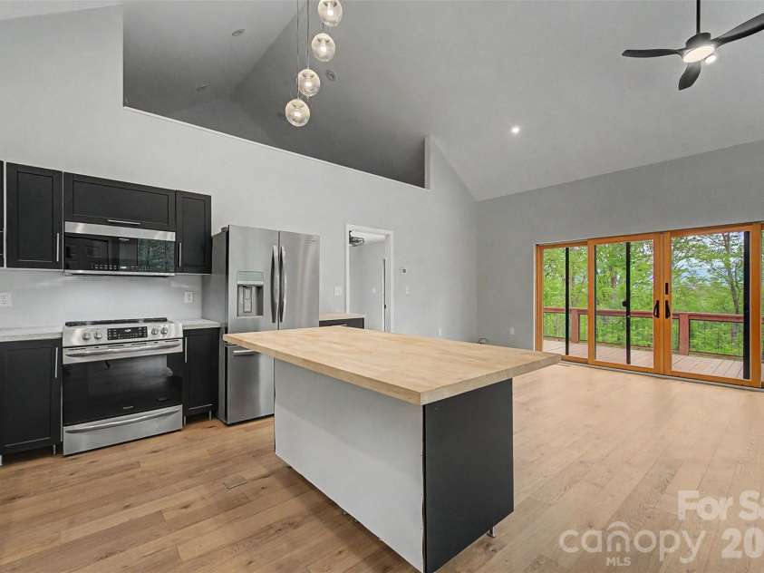 161 Panther Ridge Drive, Sylva, NC 28779.  MLS# CAR4376644, YatesRealty ID 29411. 