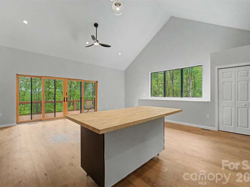 161 Panther Ridge Drive, Sylva, NC 28779.  MLS# CAR4376644, YatesRealty ID 29411. 
