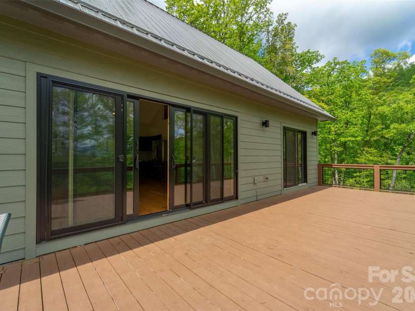161 Panther Ridge Drive, Sylva, NC 28779.  MLS# CAR4376644, YatesRealty ID 29411. 