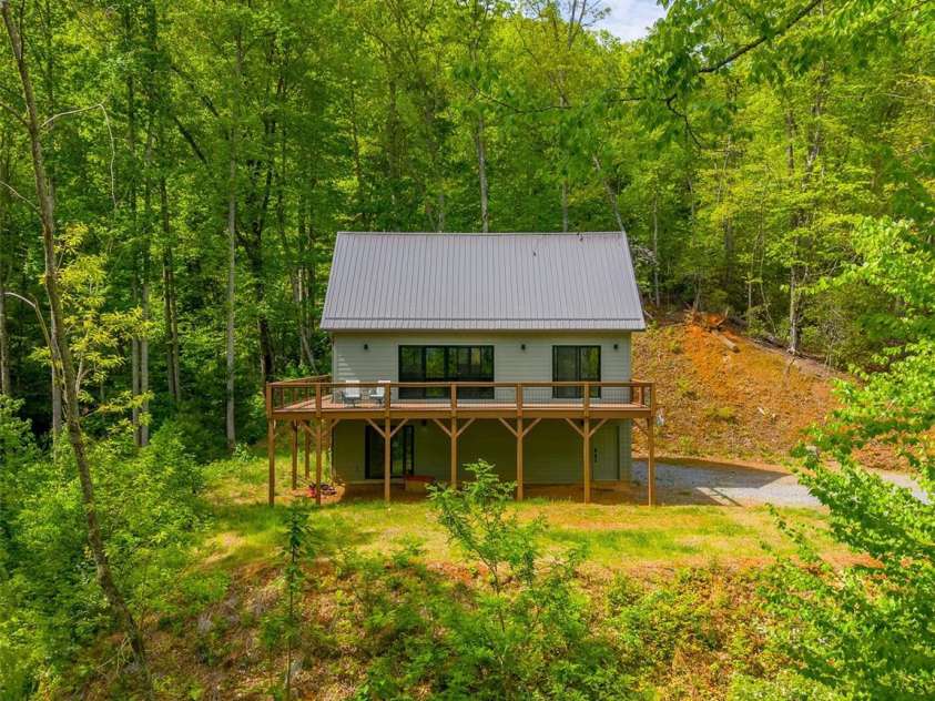161 Panther Ridge Drive, Sylva, NC 28779.  MLS# CAR4376644, YatesRealty ID 29411. 