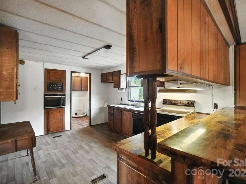 6202 Plyler Mill Road, Monroe, NC 28112.  MLS# CAR4284103, YatesRealty ID 29411. 