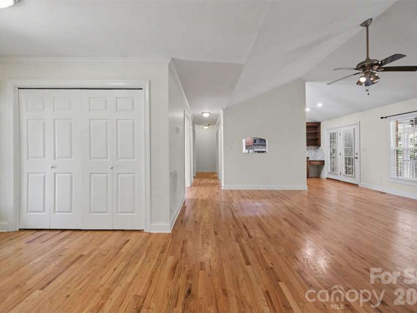 1436 20th Avenue Place, Hickory, NC 28601.  MLS# CAR4391197, YatesRealty ID 29412. 