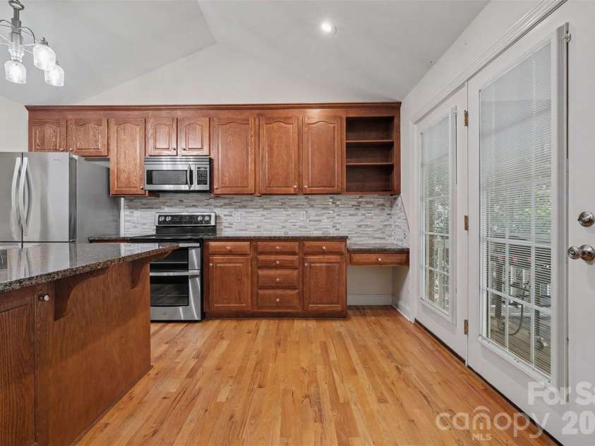 1436 20th Avenue Place, Hickory, NC 28601.  MLS# CAR4391197, YatesRealty ID 29412. 