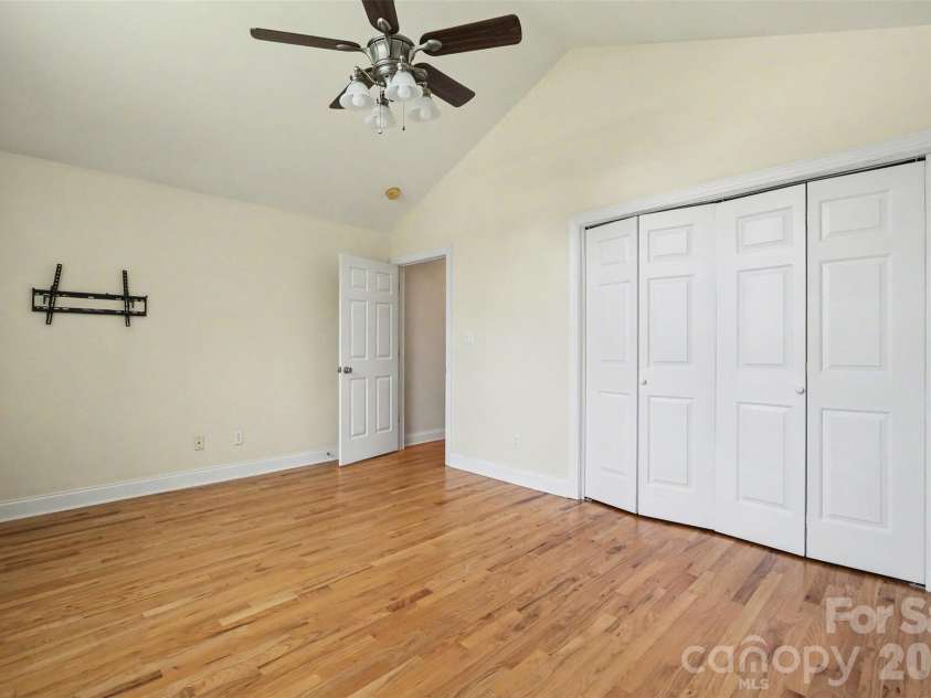 1436 20th Avenue Place, Hickory, NC 28601.  MLS# CAR4391197, YatesRealty ID 29412. 