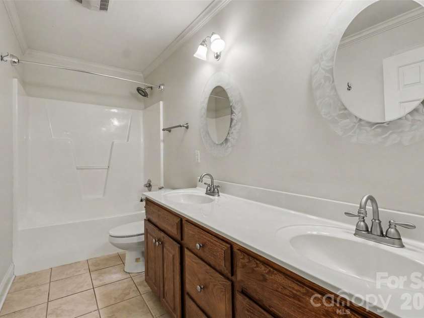 1436 20th Avenue Place, Hickory, NC 28601.  MLS# CAR4391197, YatesRealty ID 29412. 