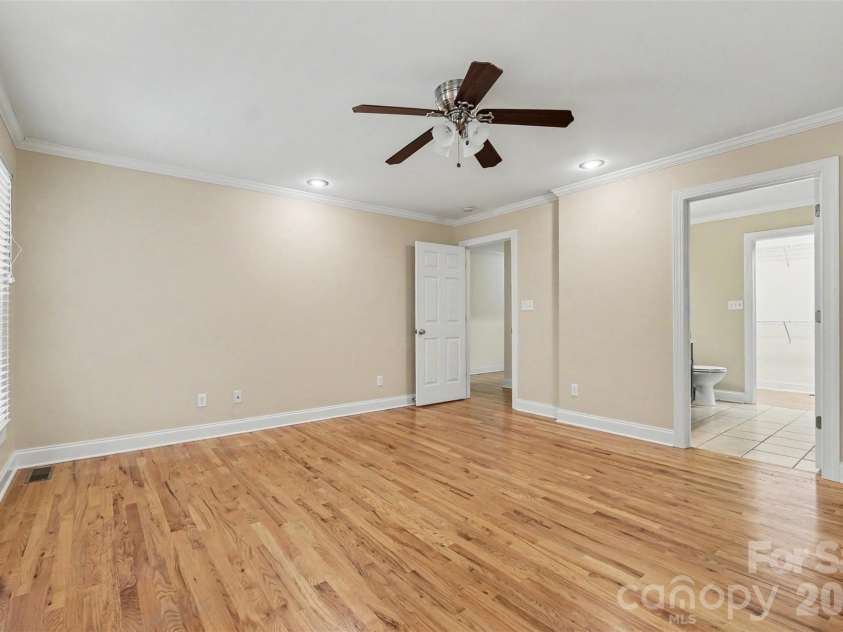 1436 20th Avenue Place, Hickory, NC 28601.  MLS# CAR4391197, YatesRealty ID 29412. 
