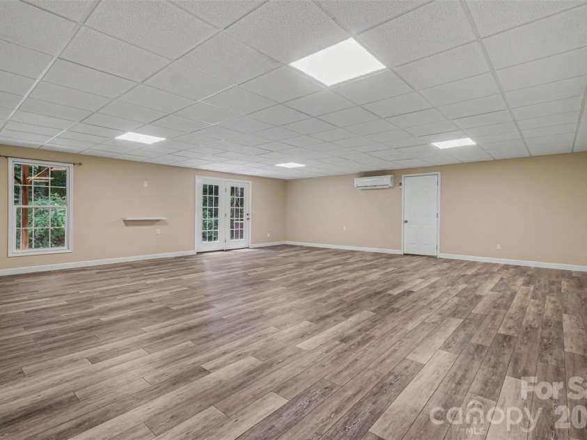 1436 20th Avenue Place, Hickory, NC 28601.  MLS# CAR4391197, YatesRealty ID 29412. 
