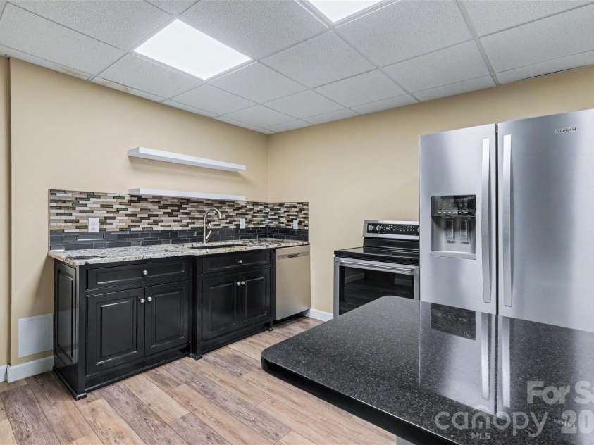 1436 20th Avenue Place, Hickory, NC 28601.  MLS# CAR4391197, YatesRealty ID 29412. 