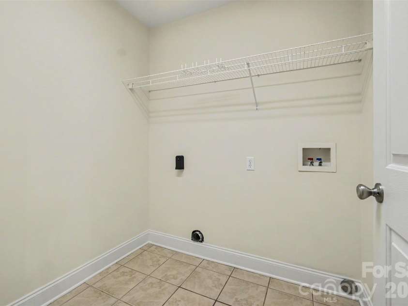 1436 20th Avenue Place, Hickory, NC 28601.  MLS# CAR4391197, YatesRealty ID 29412. 