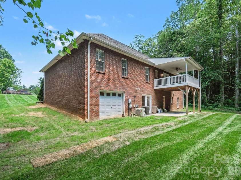 1436 20th Avenue Place, Hickory, NC 28601.  MLS# CAR4391197, YatesRealty ID 29412. 