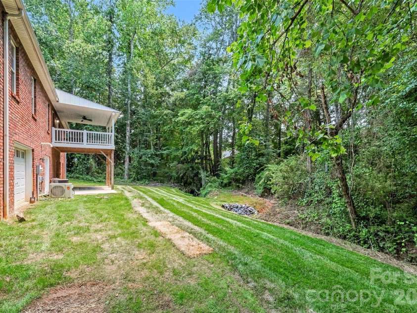 1436 20th Avenue Place, Hickory, NC 28601.  MLS# CAR4391197, YatesRealty ID 29412. 