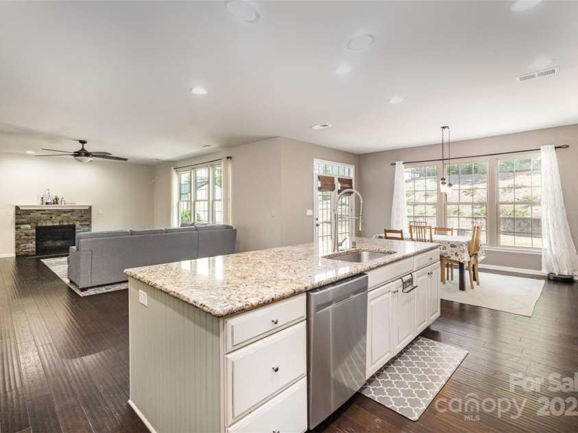 7411 Greene Mill Avenue, Concord, NC 28025.  MLS# CAR4250688, YatesRealty ID 29412. 