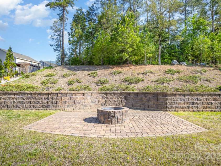 7411 Greene Mill Avenue, Concord, NC 28025.  MLS# CAR4250688, YatesRealty ID 29412. 