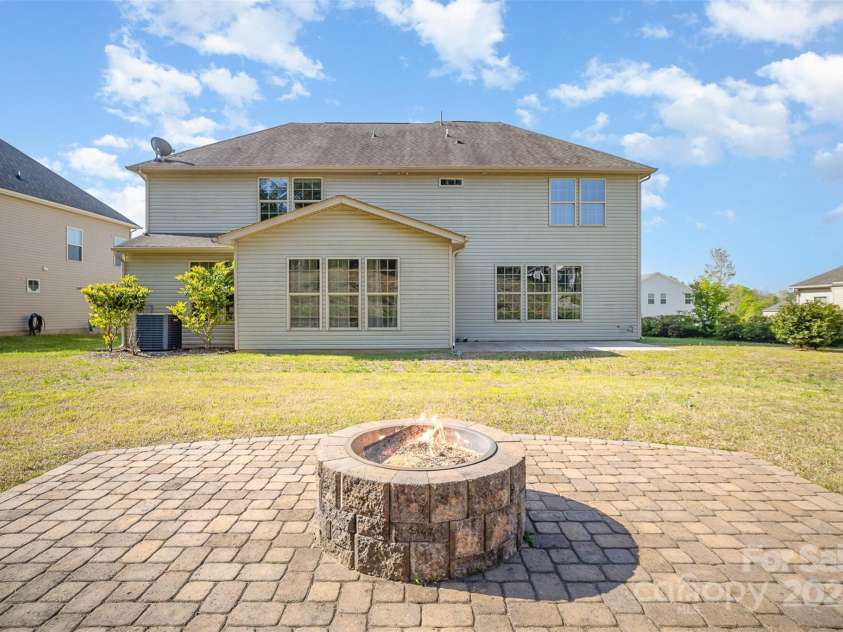 7411 Greene Mill Avenue, Concord, NC 28025.  MLS# CAR4250688, YatesRealty ID 29412. 